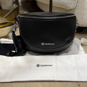lululemon athletica leather alternative crossbody bag